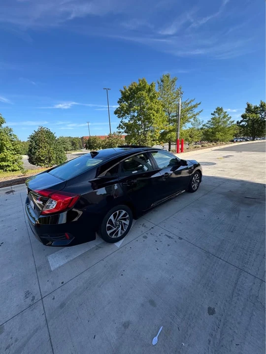 2017 Honda Civic 10th Gen - Image 7 of 19