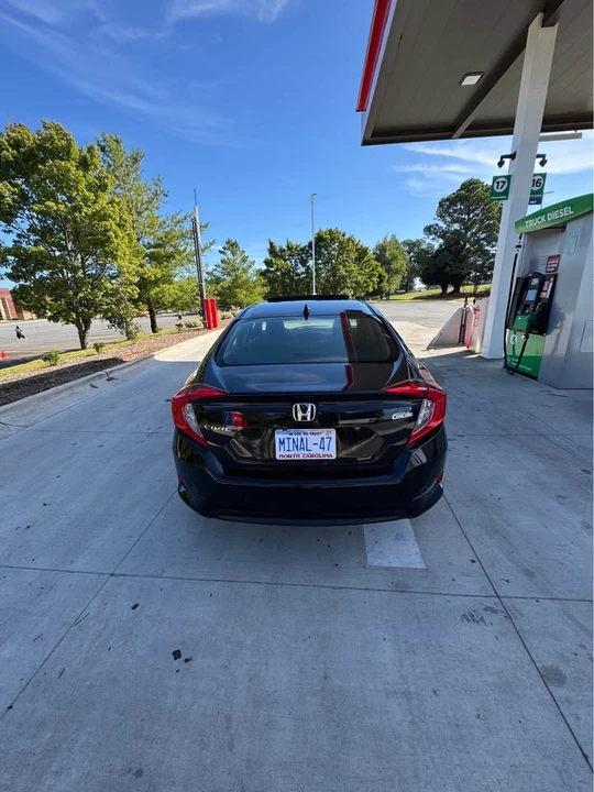 2017 Honda Civic 10th Gen - Image 6 of 19