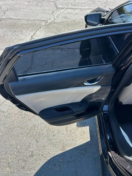 2017 Honda Civic 10th Gen - Image 9 of 17
