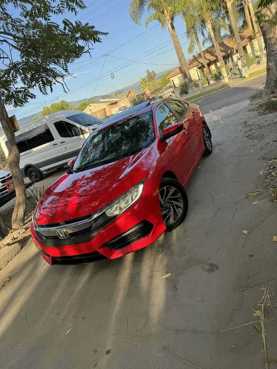 2017 Honda Civic 10th Gen - Image 2 of 6