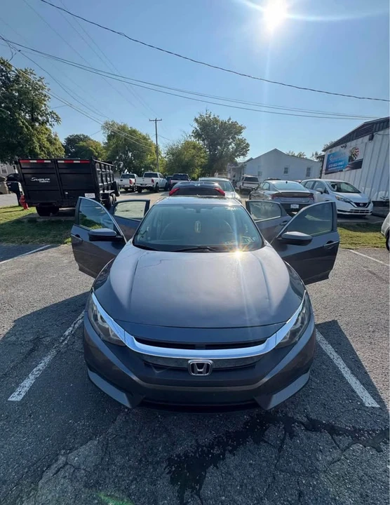 2017 Honda Civic 10th Gen - Image 2 of 12