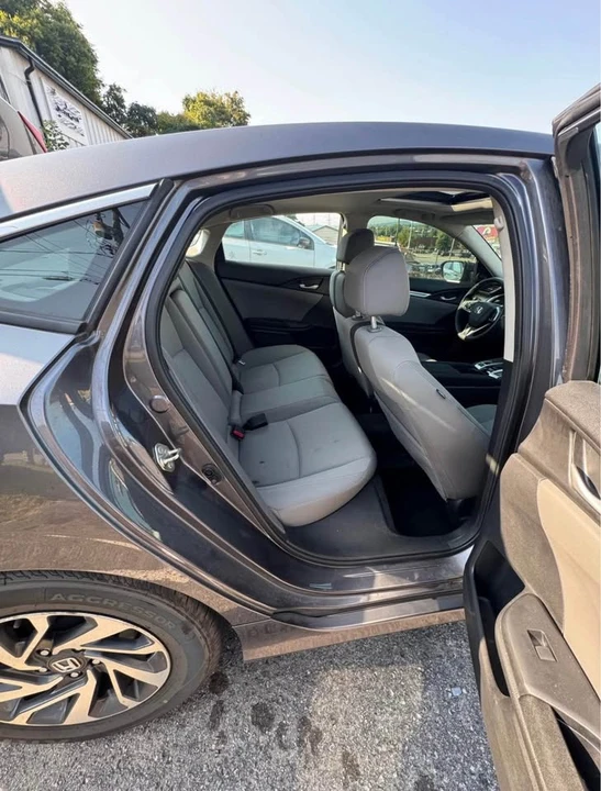 2017 Honda Civic 10th Gen - Image 10 of 12