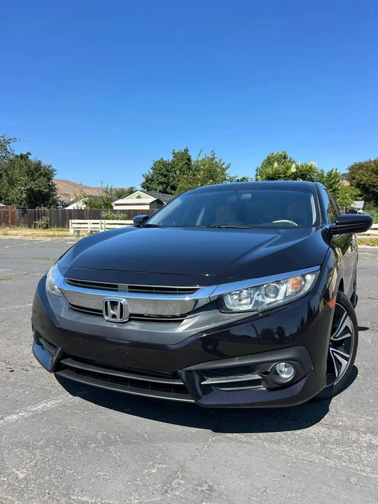 2017 Honda Civic 10th Gen - Image 3 of 17