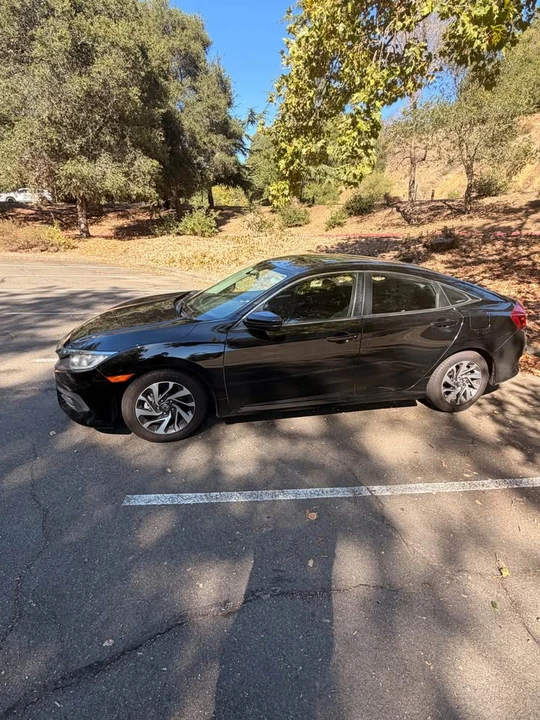 2017 Honda Civic 10th Gen - Image 3 of 9