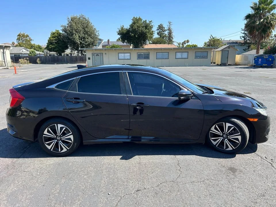2017 Honda Civic 10th Gen - Image 4 of 17