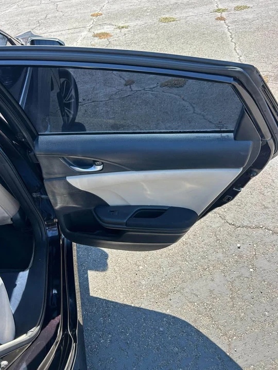 2017 Honda Civic 10th Gen - Image 11 of 17