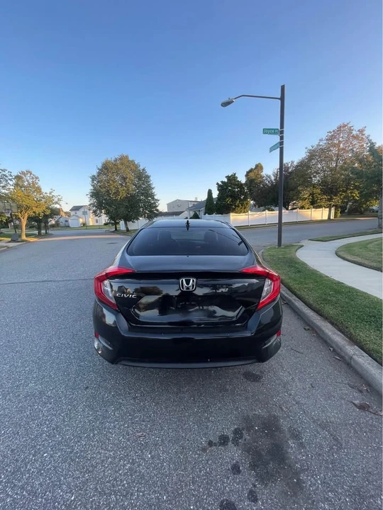 2017 Honda Civic 10th Gen - Image 4 of 11
