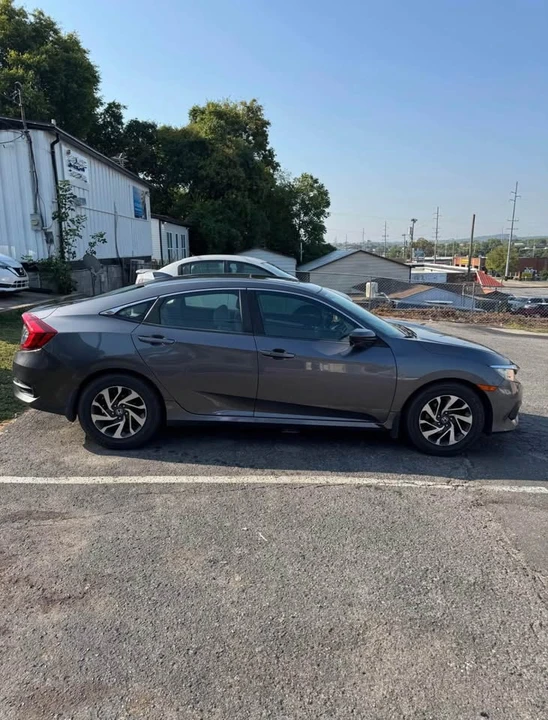 2017 Honda Civic 10th Gen - Image 3 of 12