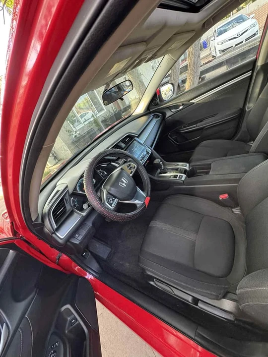 2017 Honda Civic 10th Gen - Image 5 of 6