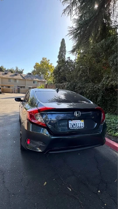 2017 Honda Civic 10th Gen - Image 3 of 12