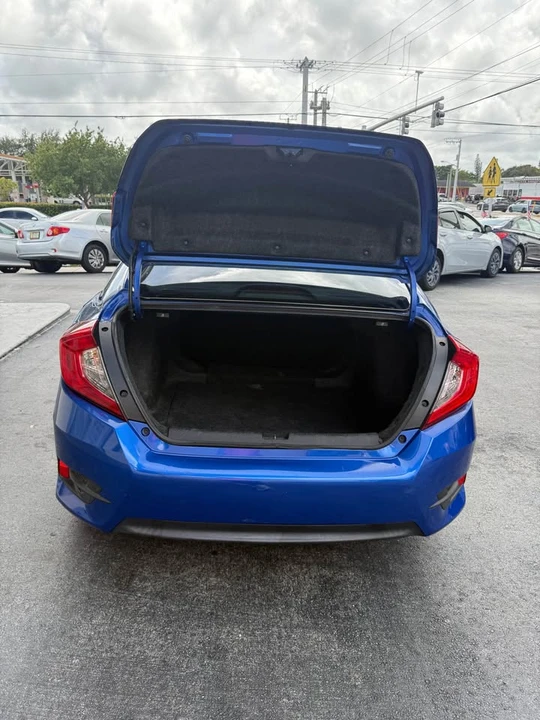 2017 Honda Civic 10th Gen - Image 5 of 9