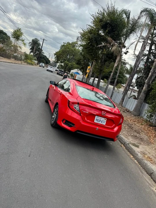2017 Honda Civic 10th Gen - Image 3 of 8