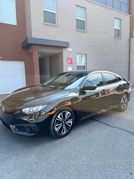 2017 Honda Civic 10th Gen - Image 2 of 10