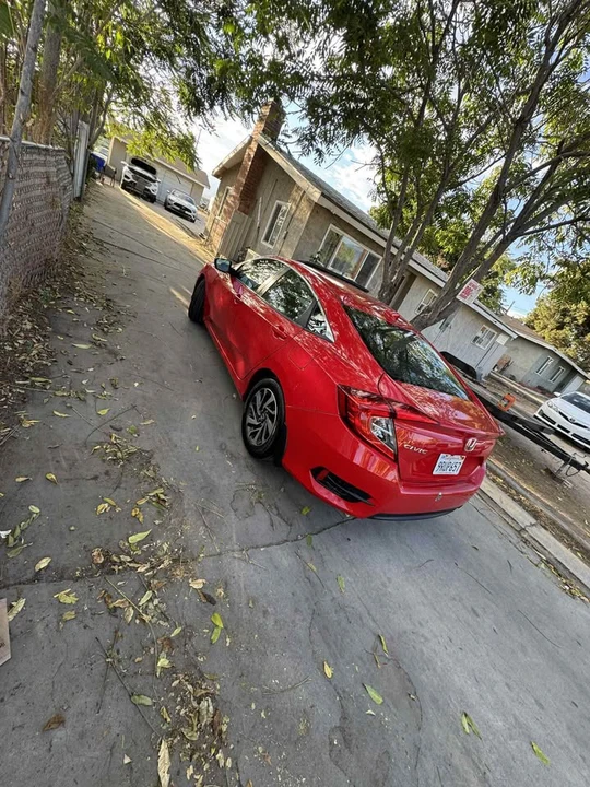 2017 Honda Civic 10th Gen - Image 4 of 6