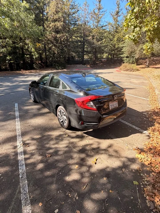 2017 Honda Civic 10th Gen - Image 4 of 9