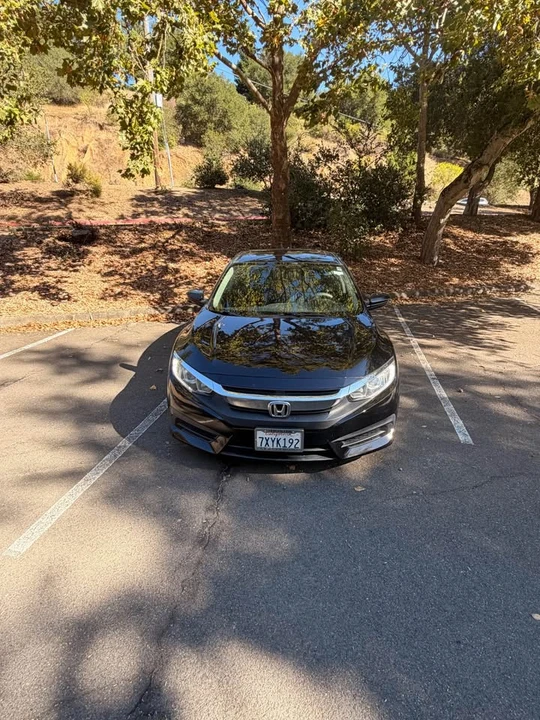 2017 Honda Civic 10th Gen - Image 2 of 9
