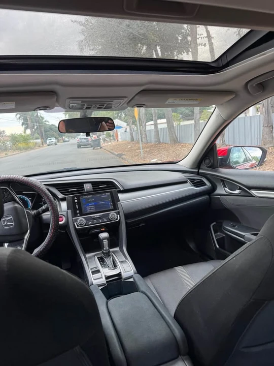 2017 Honda Civic 10th Gen - Image 4 of 8