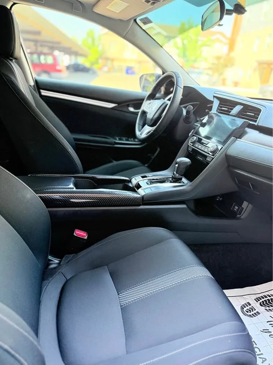2017 Honda Civic 10th Gen - Image 8 of 10