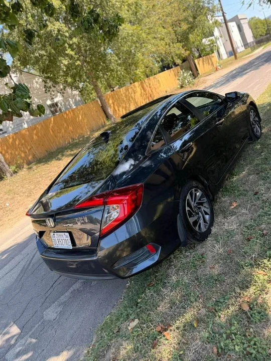 2017 Honda Civic 10th Gen - Image 5 of 18