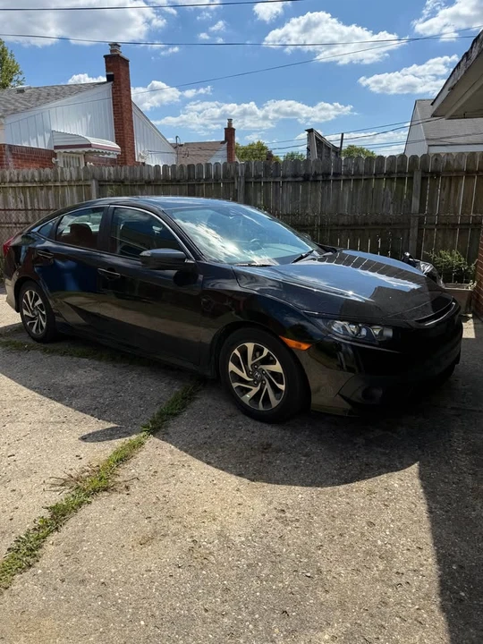 2017 Honda Civic 10th Gen - Image 10 of 13