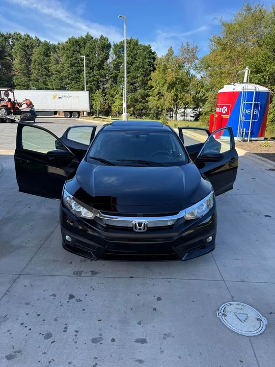 2017 Honda Civic 10th Gen - Image 8 of 19