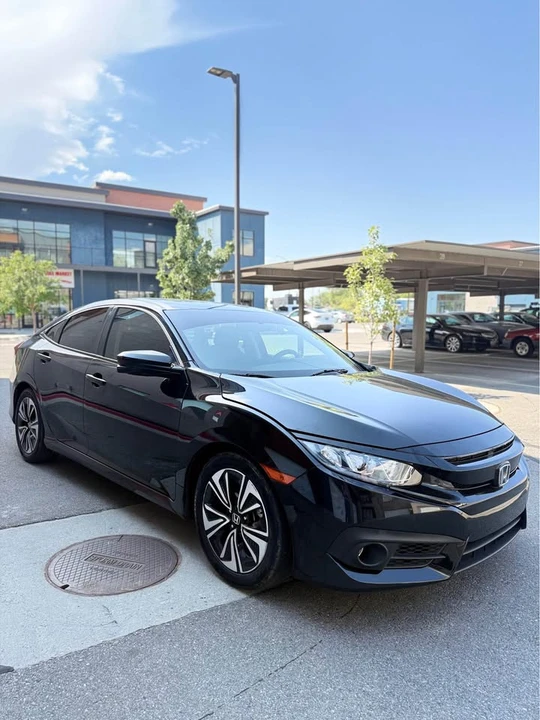 2017 Honda Civic 10th Gen - Image 3 of 10