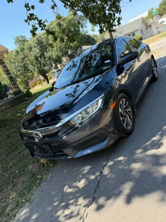 2017 Honda Civic 10th Gen - Image 17 of 18