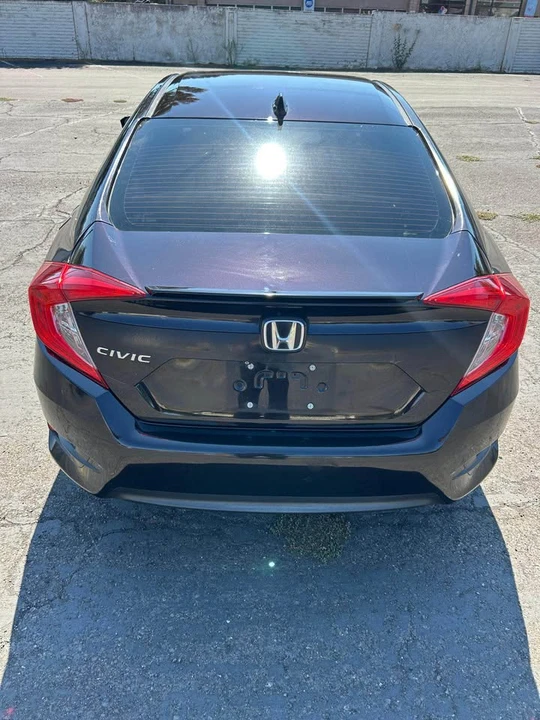 2017 Honda Civic 10th Gen - Image 7 of 17