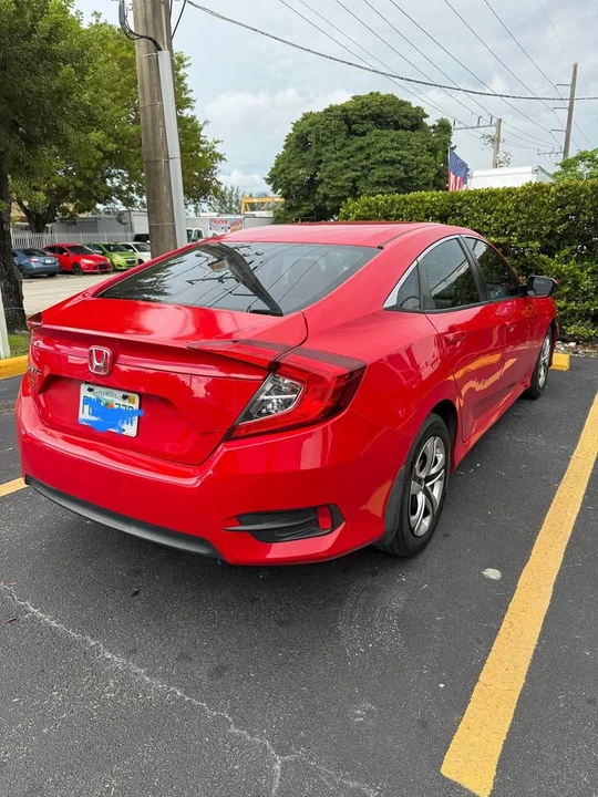 2017 Honda Civic 10th Gen - Image 9 of 11