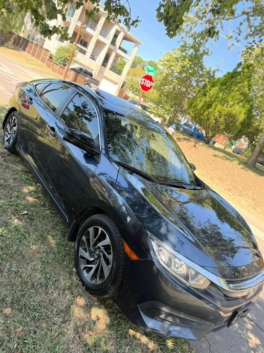 2017 Honda Civic 10th Gen - Image 7 of 18