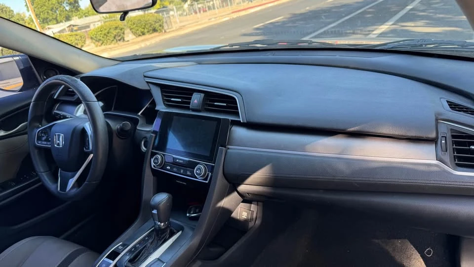 2017 Honda Civic 10th Gen - Image 10 of 12