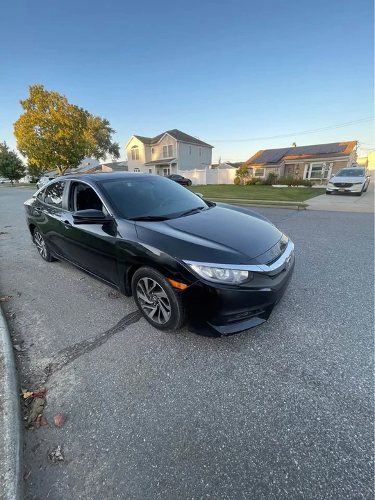 2017 Honda Civic 10th Gen - Image 3 of 11