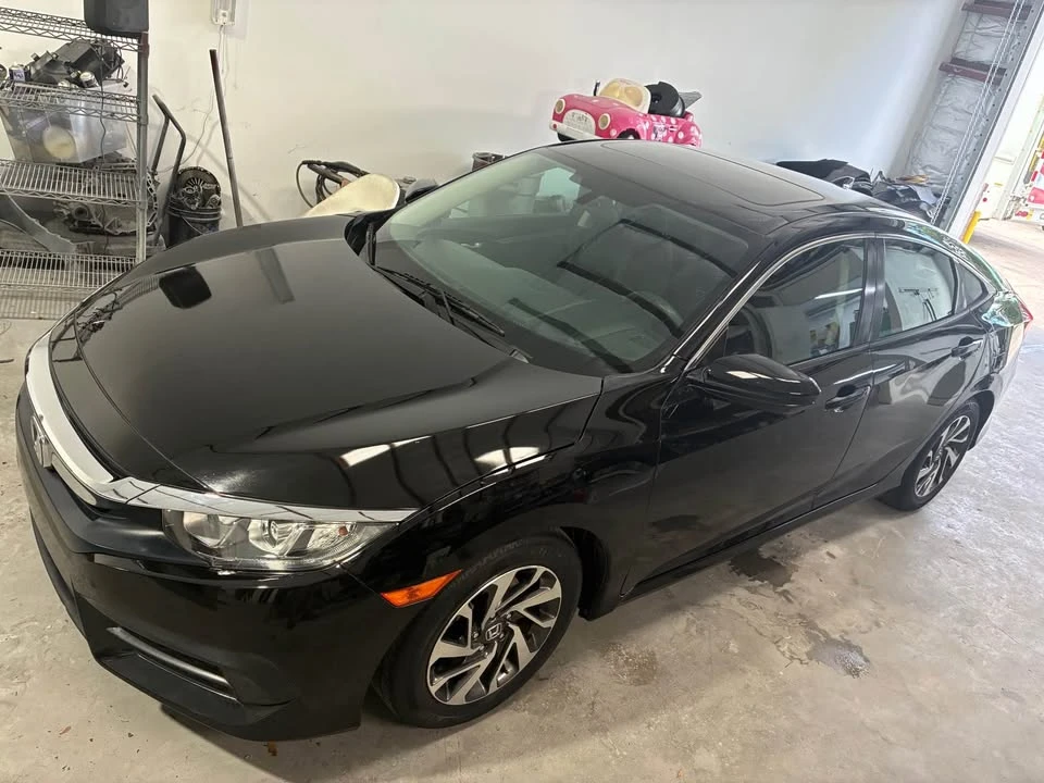 2017 Honda Civic 10th Gen - Image 3 of 11