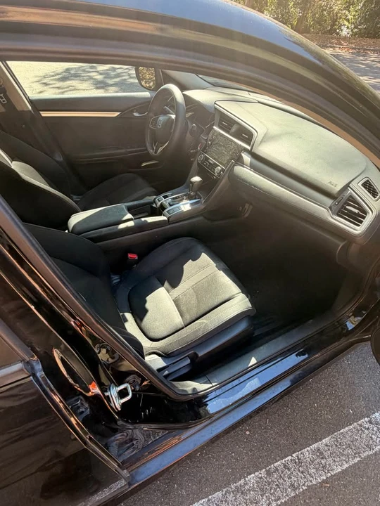 2017 Honda Civic 10th Gen - Image 8 of 9