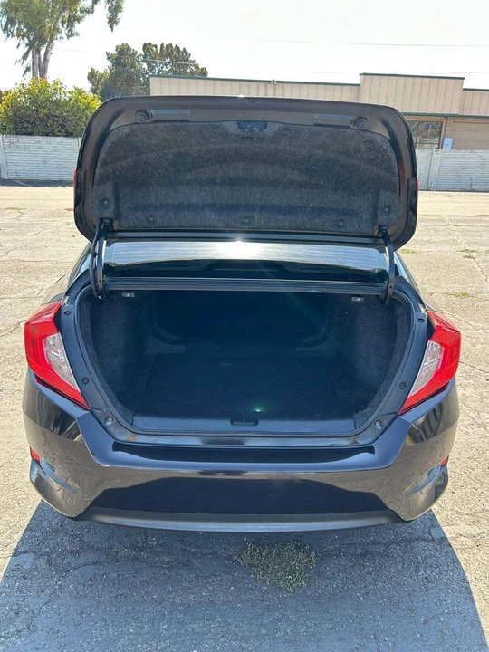 2017 Honda Civic 10th Gen - Image 6 of 17