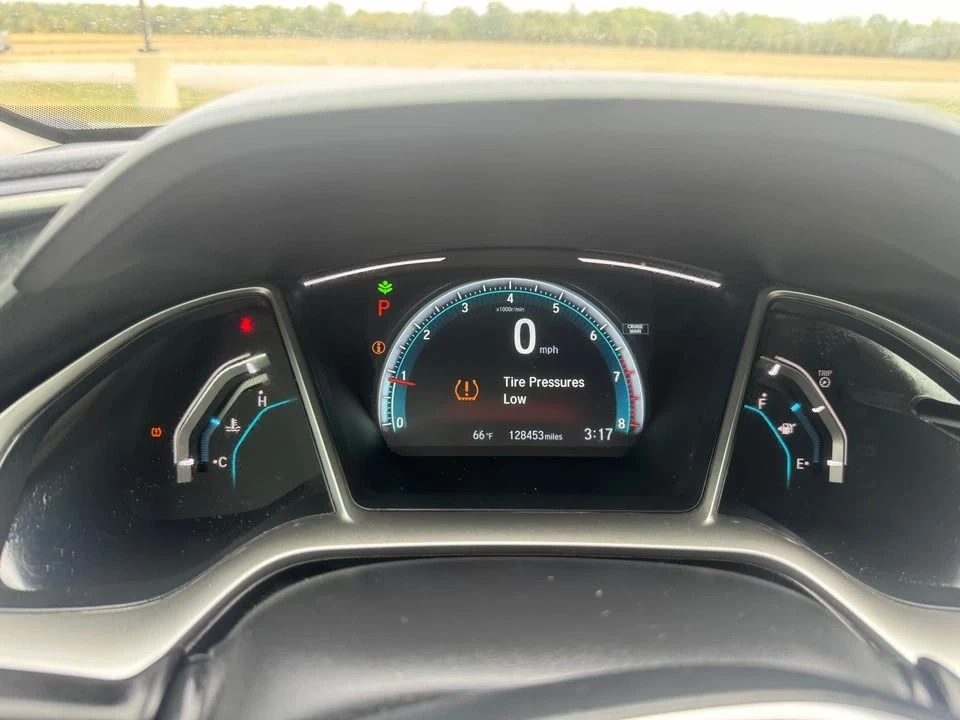 2017 Honda Civic 10th Gen - Image 15 of 19