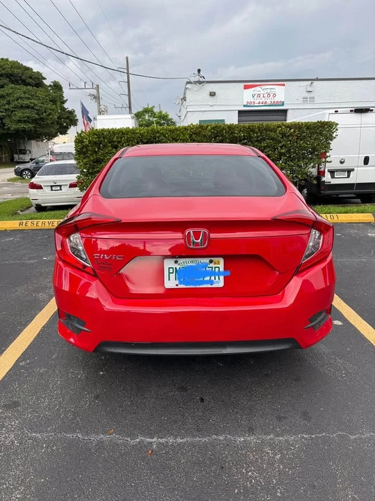 2017 Honda Civic 10th Gen - Image 10 of 11