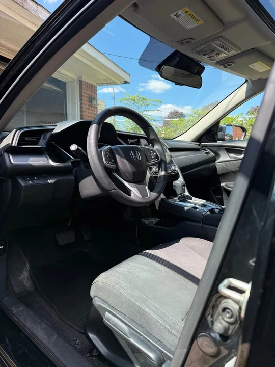 2017 Honda Civic 10th Gen - Image 8 of 13