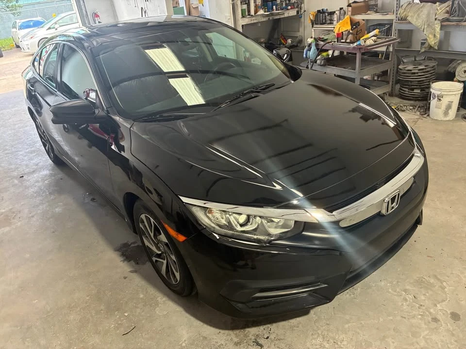 2017 Honda Civic 10th Gen - Image 2 of 11