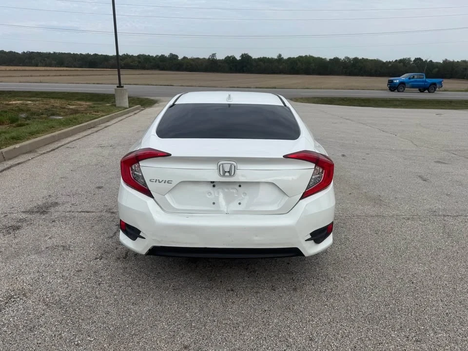 2017 Honda Civic 10th Gen - Image 7 of 19