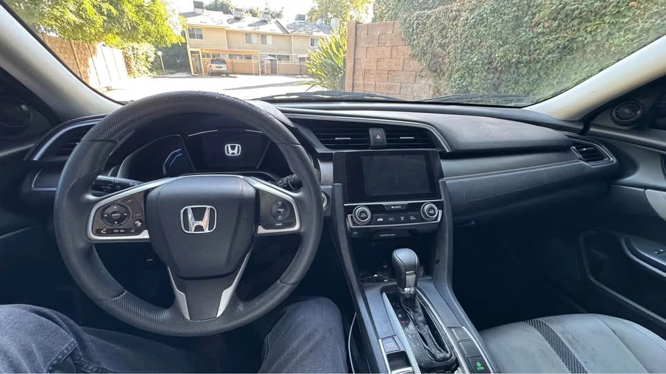 2017 Honda Civic 10th Gen - Image 11 of 12