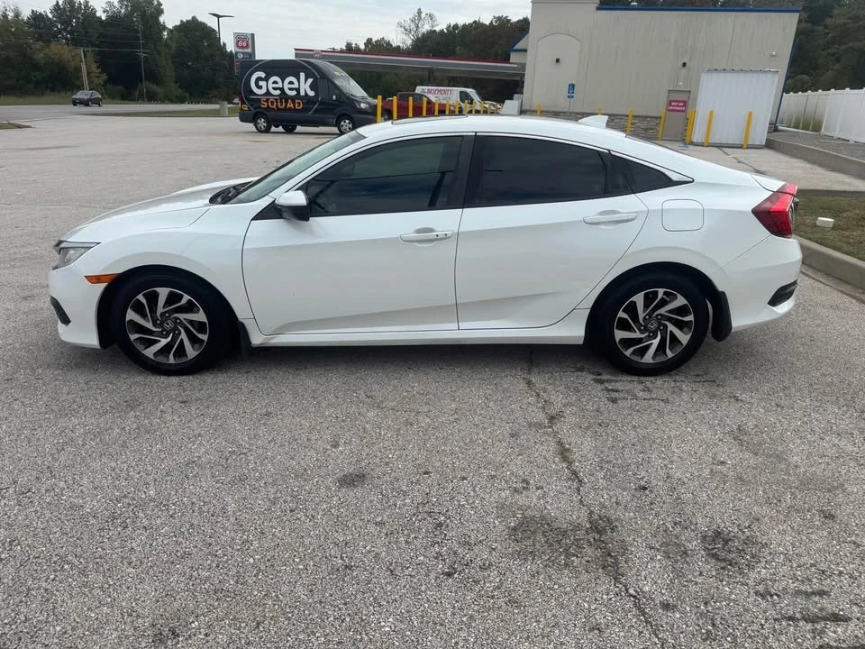 2017 Honda Civic 10th Gen - Image 4 of 19