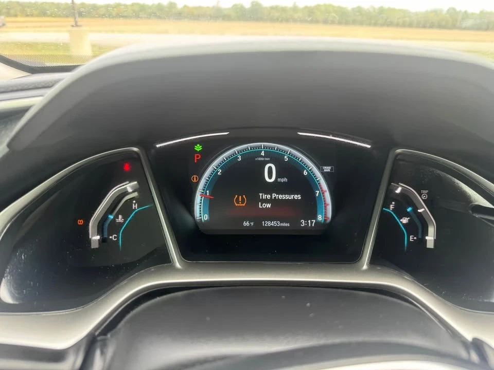 2017 Honda Civic 10th Gen - Image 15 of 19