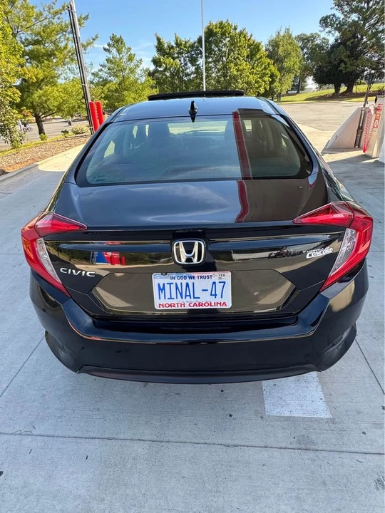 2017 Honda Civic 10th Gen - Image 4 of 19