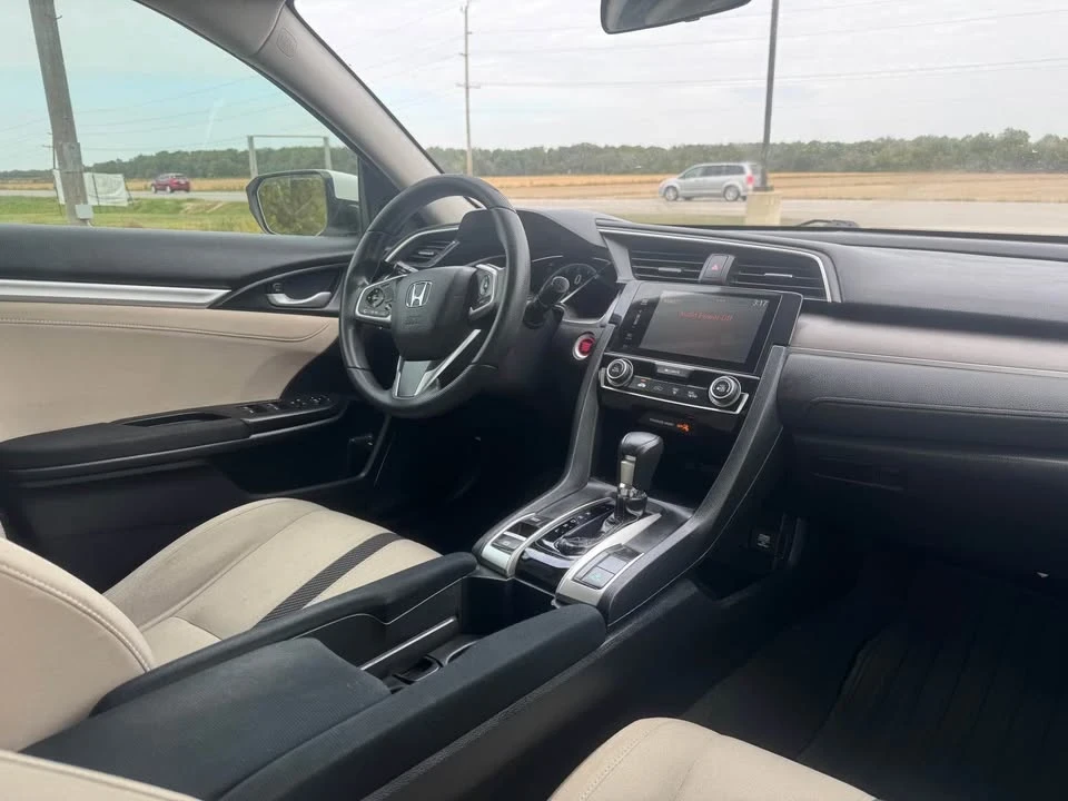 2017 Honda Civic 10th Gen - Image 13 of 19