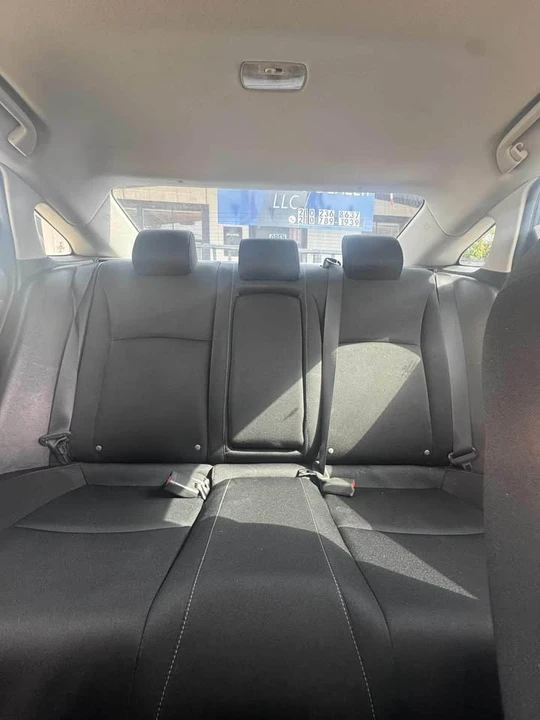 2017 Honda Civic 10th Gen - Image 10 of 12