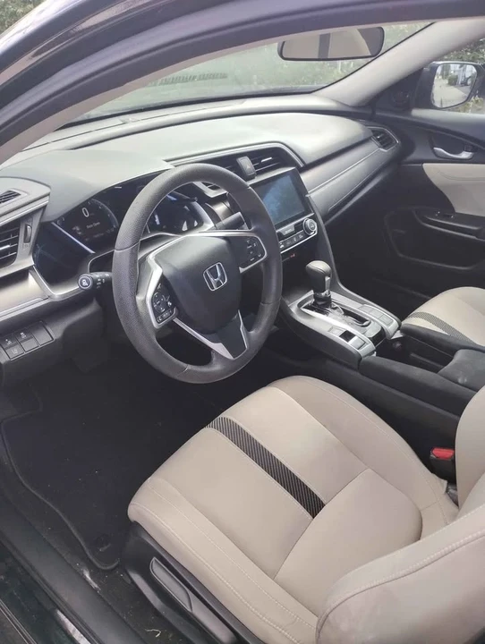 2017 Honda Civic 10th Gen - Image 6 of 9