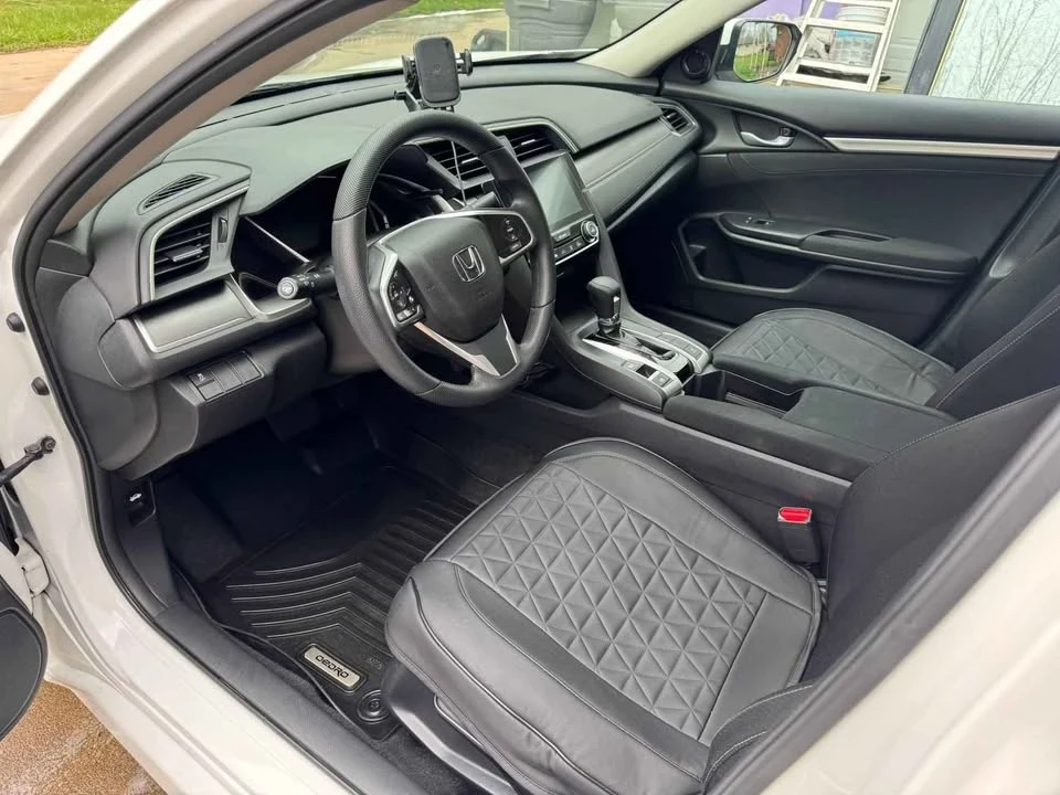 2017 Honda Civic 10th Gen - Image 2 of 5