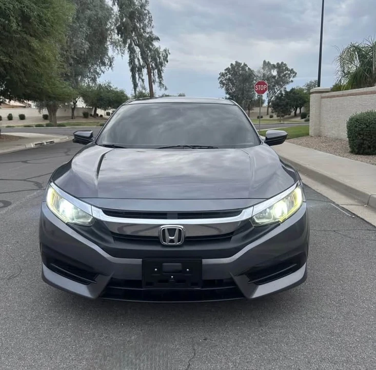 2017 Honda Civic 10th Gen - Image 7 of 11