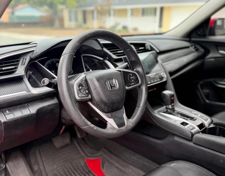 2017 Honda Civic 10th Gen - Image 6 of 15